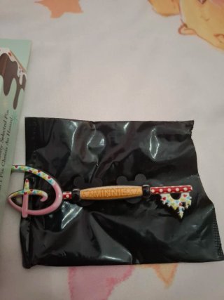 Lote 4 Pins Llave Mystery food Disney