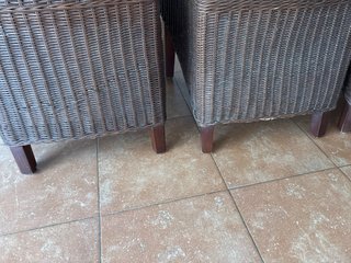 4 Sillas Ratan Marrón Oscuro.altura respaldo 55cm.