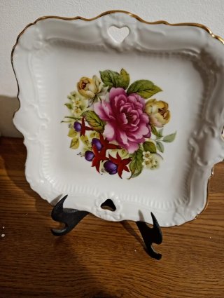 Bandeja de porcelana antigua de flores y soporte