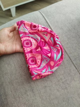 Gorro de natación rosa con estampado
