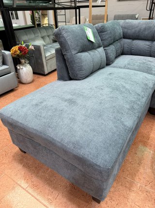 Sofá Rinconera Gris con Otomanas