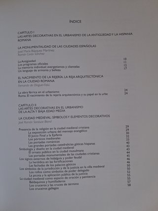 Las artes decorativas en el urbanismo español Tapa