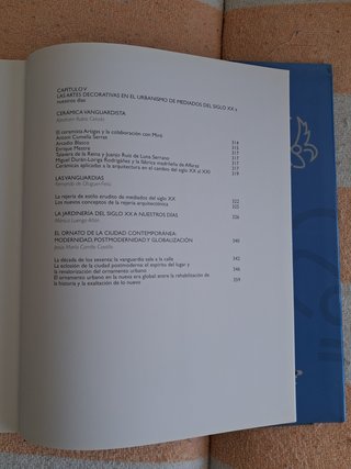 Las artes decorativas en el urbanismo español Tapa