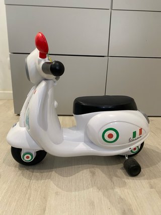 Moto Vespa Chicco para bebés