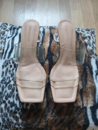 Sandalias tacón transparentes Stradivarius talla 3