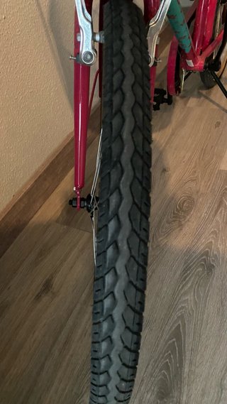 Bicicleta BPro 24” rosa casi nueva para niños.