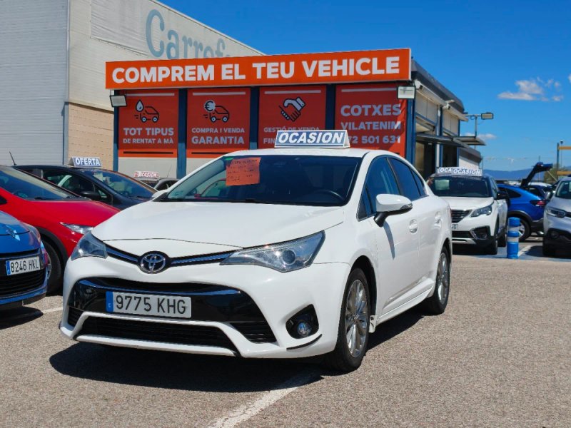 Toyota Avensis 2018 - foto 1