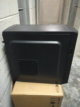 Torre CPU sin disco duro