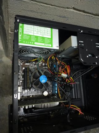 Torre CPU sin disco duro