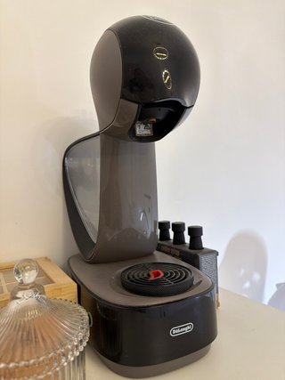 Cafetera Dolce Gusto DeLonghi