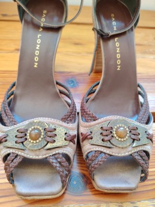 Sandalias Sacha London Talla 40 Beige/Marrón