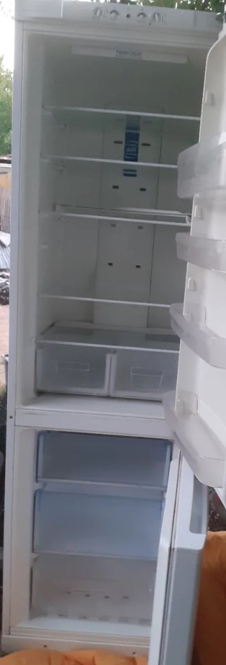 Nevera blanca con congelador