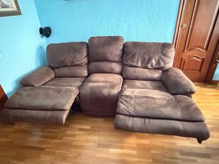 Sofá marrón 3 plazas, dos reclinables € negociable