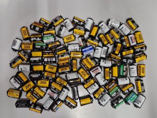 100 carretes de fotografía vacíos