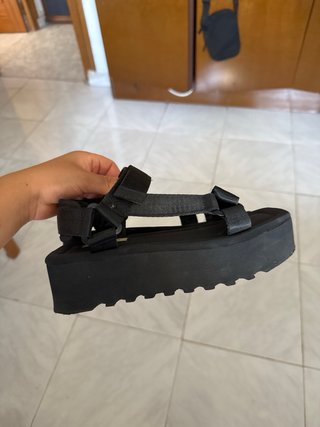 Sandalias negras plataforma