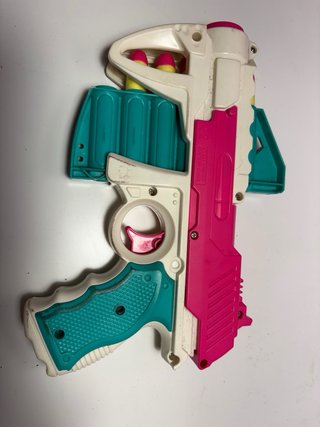 Pistola de juguete con cargador