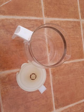 Jarra cafetera de cristal y plástico