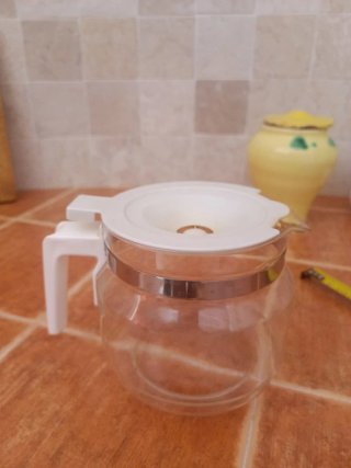 Jarra cafetera de cristal y plástico