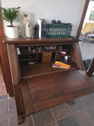 Escritorio antiguo de madera, dos unidades iguales