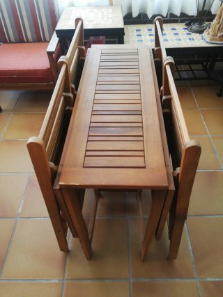 Conjunto mesa y sillas madera plegables