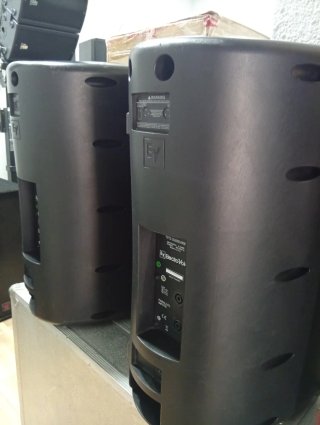 Altavoces EV ZX4 Negros