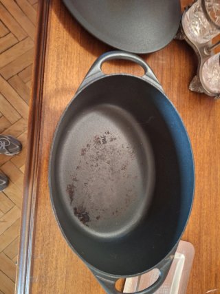 Olla de acero inoxidable ycacerola de hierro