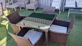 Conjunto mesa y sillas imitación ratán