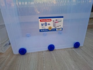 Caja de plástico PlasticForte 86L con ruedas