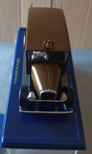 Tintin Coche 1/43 51 Ambulancia Chicago en América