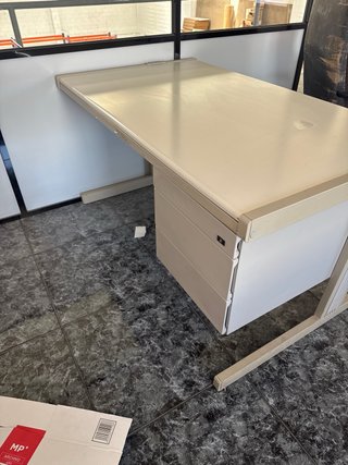 Mesa de oficina 140x80 cm
