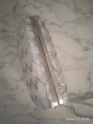 Bolso de fiesta plateado tejido