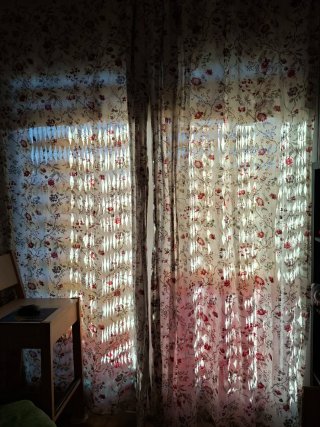 Cortinas de tela con estampado floral