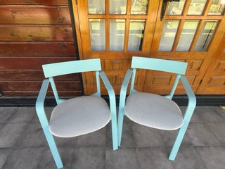 Conjunto de 2 sillas restauradas