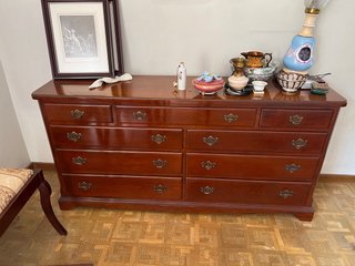 Cómoda de salón de madera