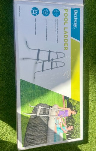 Escalera Bestway para Piscina - Nueva