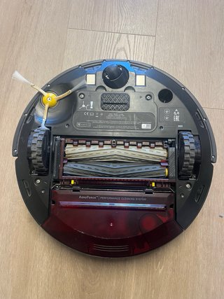 iRobot Roomba 960 con base de carga + recambios nu