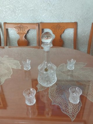 Figuras de cerámica niños besándose