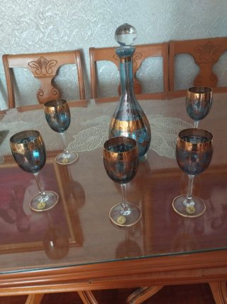 Figuras de cerámica niños besándose
