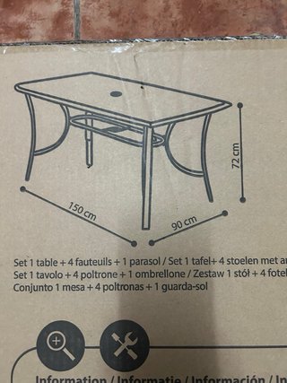 Conjunto mesa y sombrilla exterior