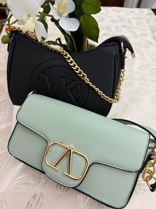 Bolso David Jones Gris con Charm Rosa