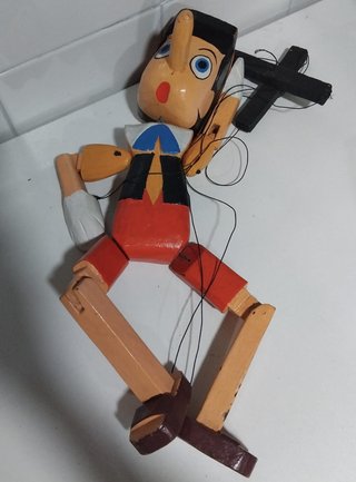 Marioneta de madera Pinocho clásica