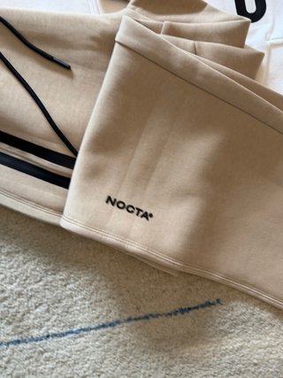 Conjunto Nike x NOCTA Beige y Blanco chandal
