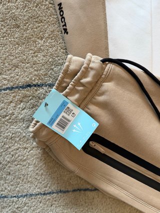 Conjunto Nike x NOCTA Beige y Blanco chandal