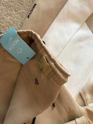 Conjunto Nike x NOCTA Beige y Blanco chandal