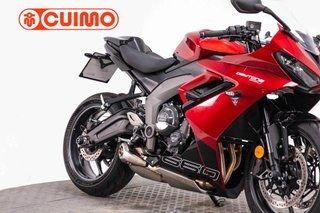 TRIUMPH DAYTONA 660