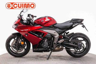 TRIUMPH DAYTONA 660