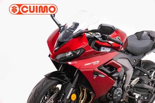 TRIUMPH DAYTONA 660
