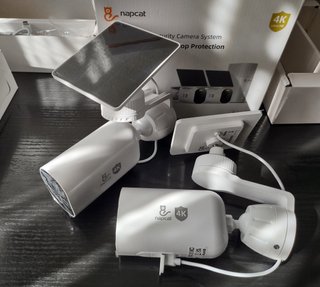 Kit 2 cámaras vigilancia 4K paneles solares + NVR