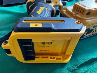 Chave de Impacto DeWalt DCF922 + Bateria T151