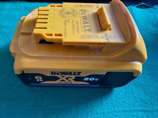 Chave de Impacto DeWalt DCF922 + Bateria T151